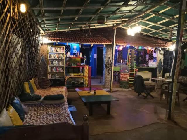 Hippie Hostel Or Goamazing Hostel أنجونا المظهر الخارجي الصورة